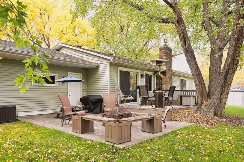 1701 James Pl, Burnsville, MN 55337
