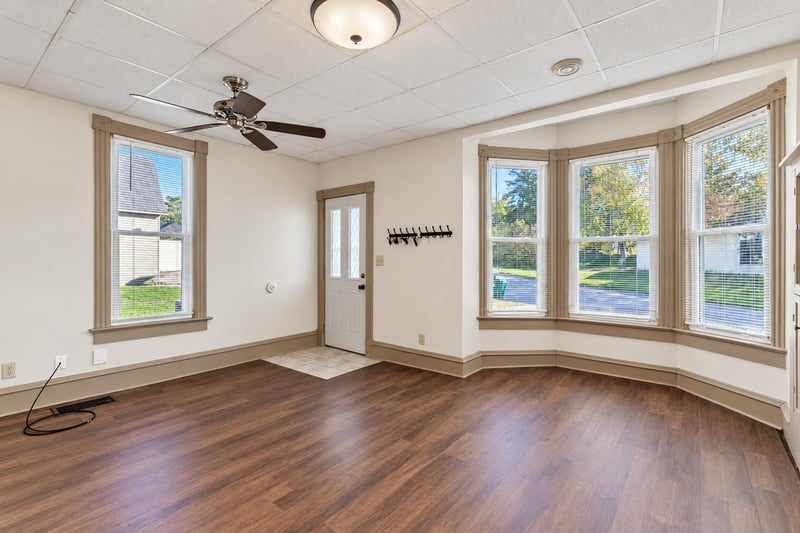 203 N 3rd St, Le Sueur, MN 56058