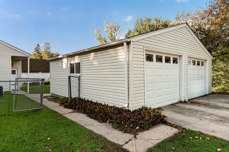 307 2nd Ave NW, Kasson, MN 55944