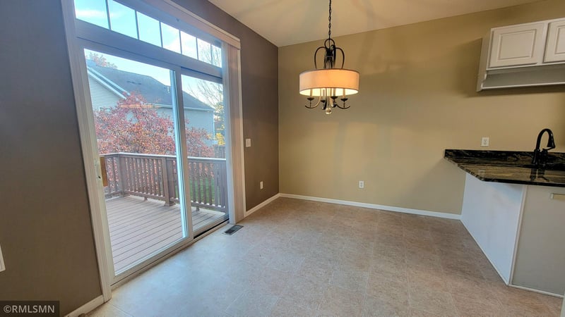 1355 White Oak Dr, Chaska, MN 55318