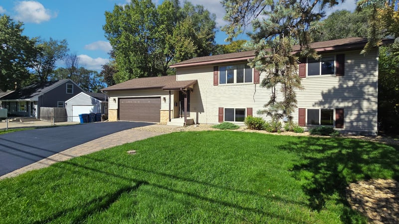 308 W 102nd St, Bloomington, MN 55420