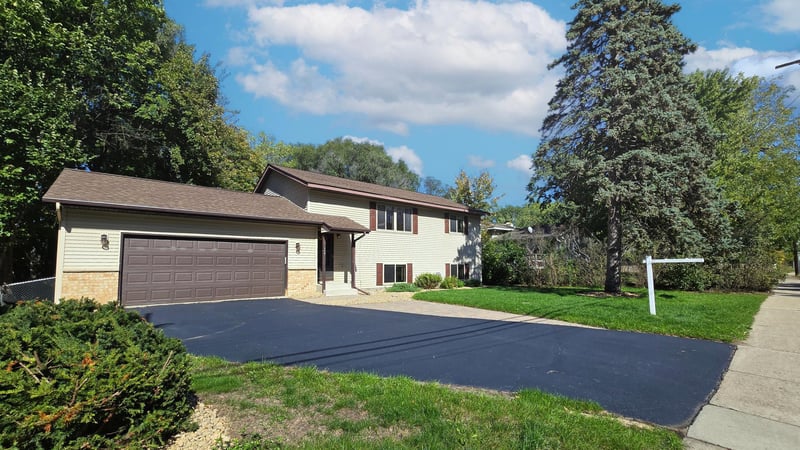 308 W 102nd St, Bloomington, MN 55420