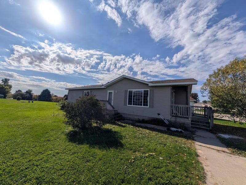 38 Southfork Dr SE, Kasson, MN 55944