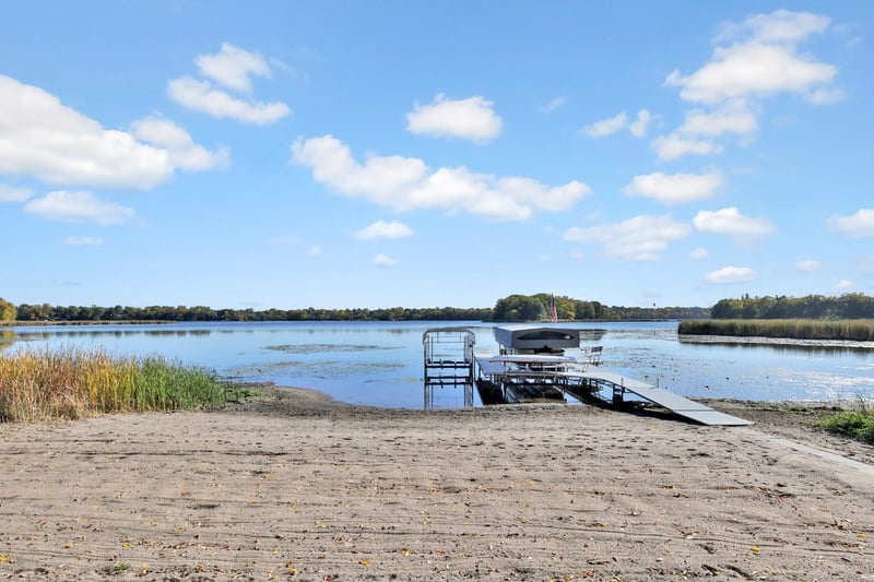 31137 Peninsula Ave, Lindstrom, MN 55045