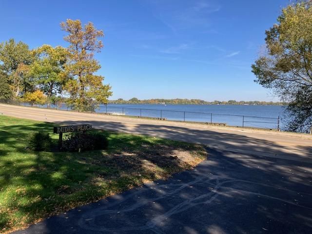 1201 Clear Lake Dr, Waseca, MN 56093