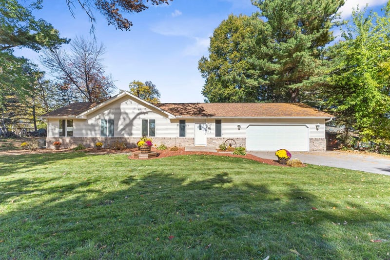 22688 E Martin Lake Dr NE, Stacy, MN 55079