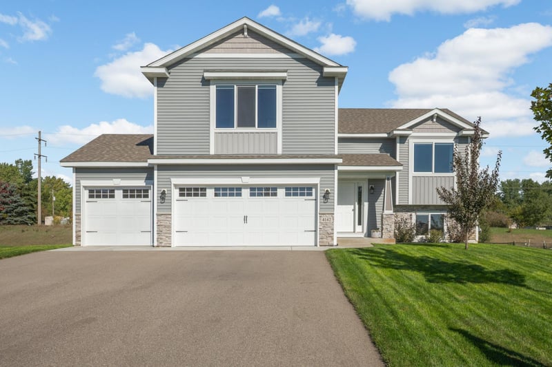 4142 Eaton Cir NE, Monticello, MN 55362