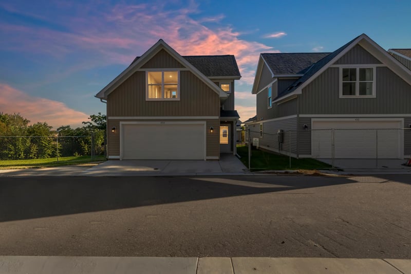 426 Rivoli Dr, Saint Paul, MN 55130