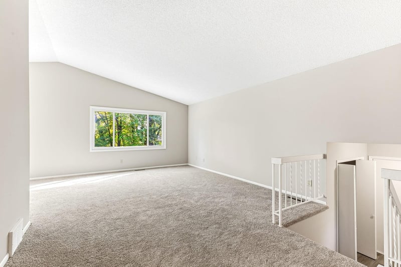 13205 W Manor Blvd, Burnsville, MN 55337
