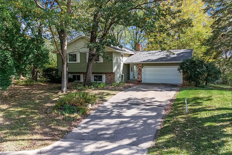 13205 W Manor Blvd, Burnsville, MN 55337