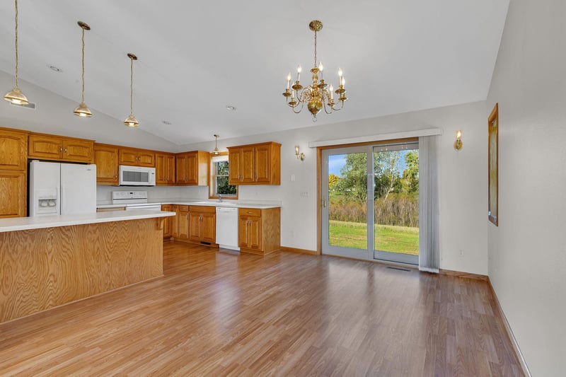 1037 Cory Ln, Saint Cloud, MN 56303