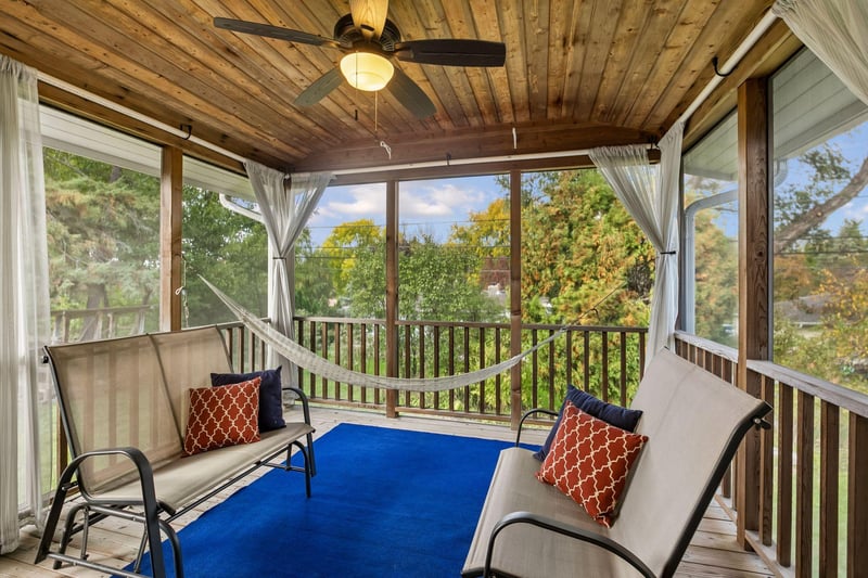 2163 Rosewood Ln S, Roseville, MN 55113