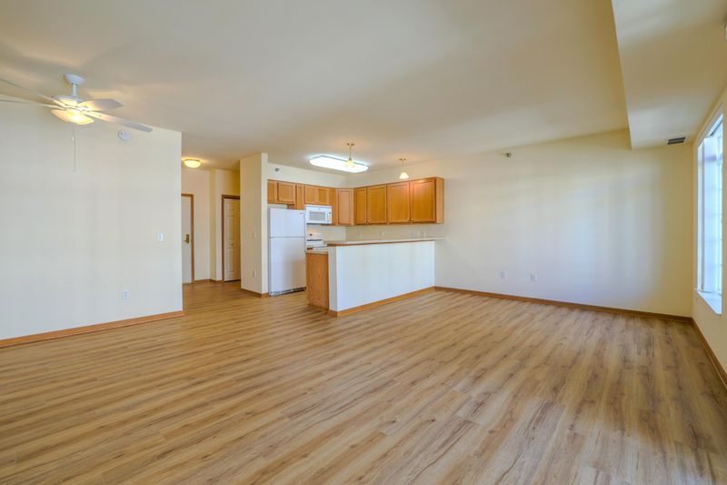 8200 W 33rd St #323, Saint Louis Park, MN 55426