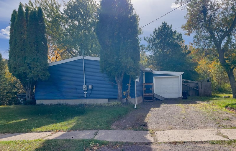 37 Bell Cir, Silver Bay, MN 55614