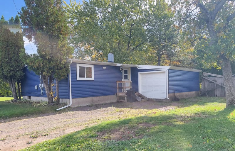 37 Bell Cir, Silver Bay, MN 55614