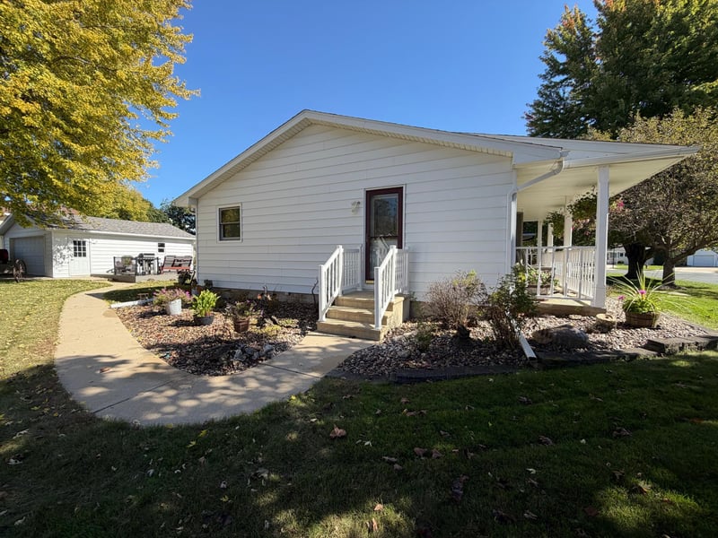 501 Brins Ct SE, Stewartville, MN 55976