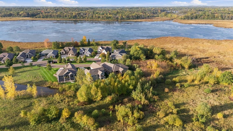 25 Phoebe Ln, North Oaks, MN 55127