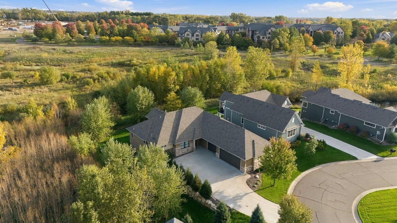 25 Phoebe Ln, North Oaks, MN 55127