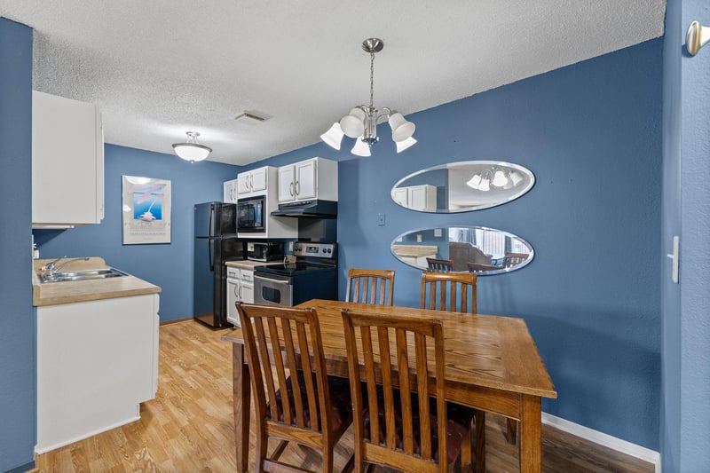 4 Pine Tree Dr #314, Arden Hills, MN 55112