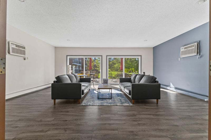 4 Pine Tree Dr #314, Arden Hills, MN 55112