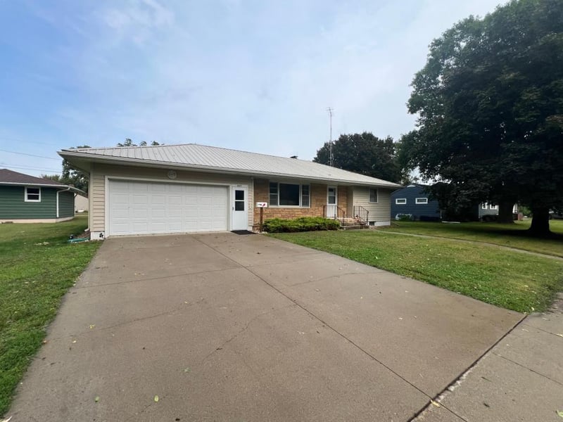537 E Ronning Ave, Appleton, MN 56208