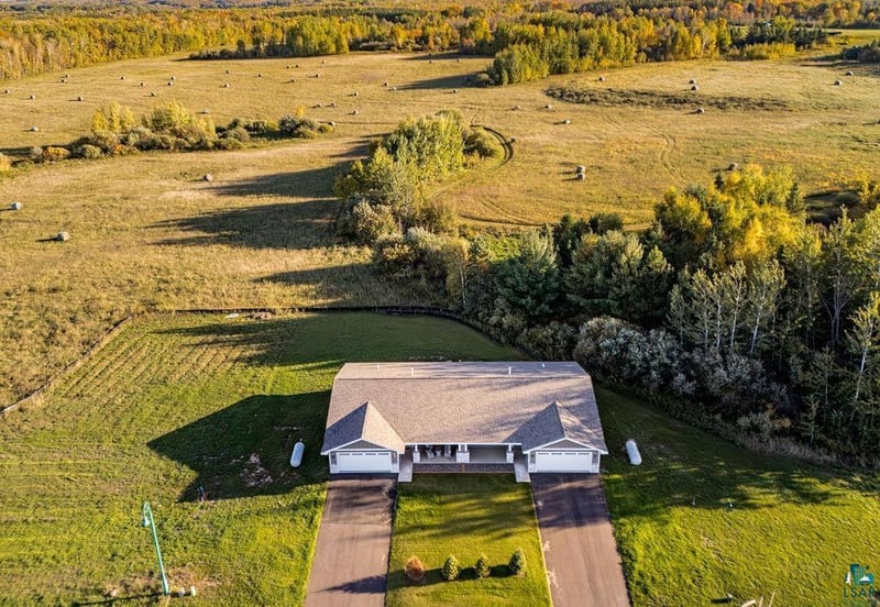 4450 E Moose Horn Dr, Moose Lake, MN 55767