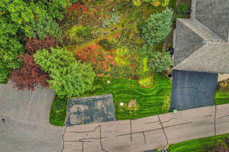 5 Summit, North Oaks, MN 55127