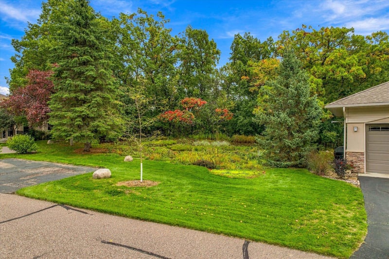 5 Summit, North Oaks, MN 55127