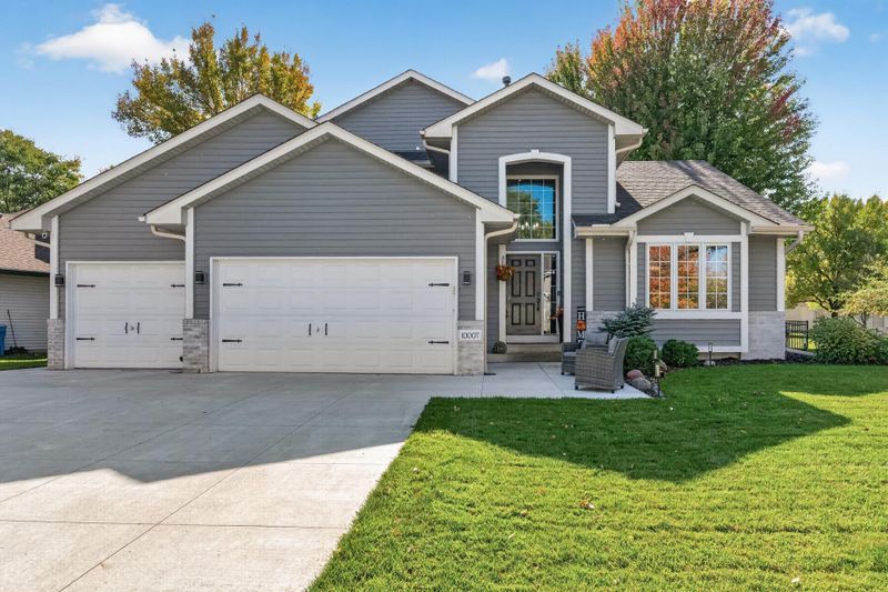 10007 Hidden Oaks Ln N, Champlin, MN 55316