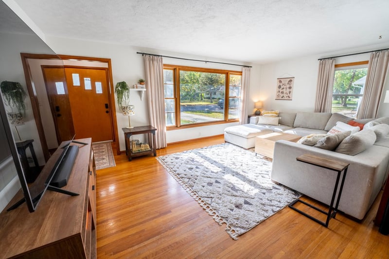 727 Austin Dr, Saint Peter, MN 56082