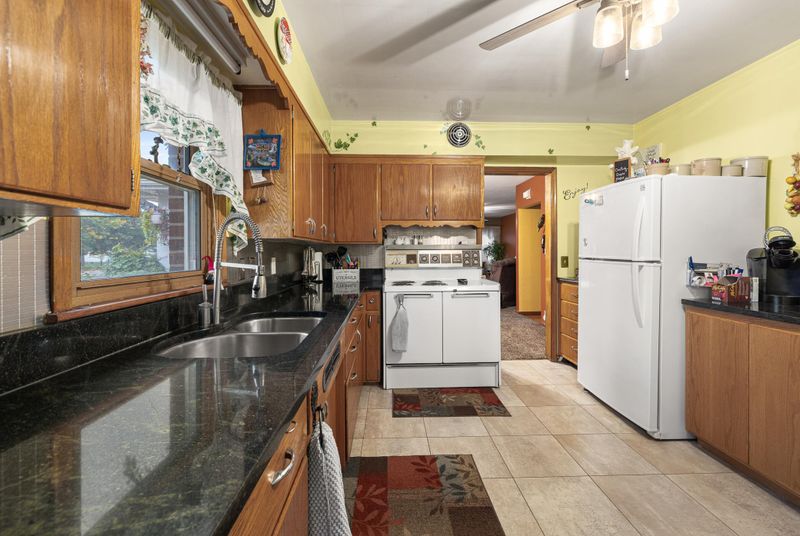 320 Broadway Ave W, Little Falls, MN 56345