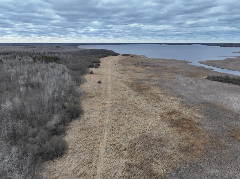 000 Youngs Bay Dr, Angle Inlet, MN 56711