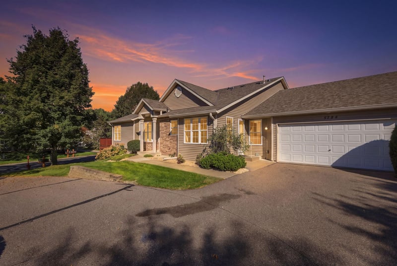 5758 Willow Ln N, Shoreview, MN 55126