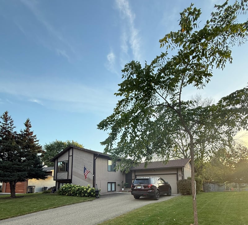 6342 Whispering Oaks Dr, Eden Prairie, MN 55346