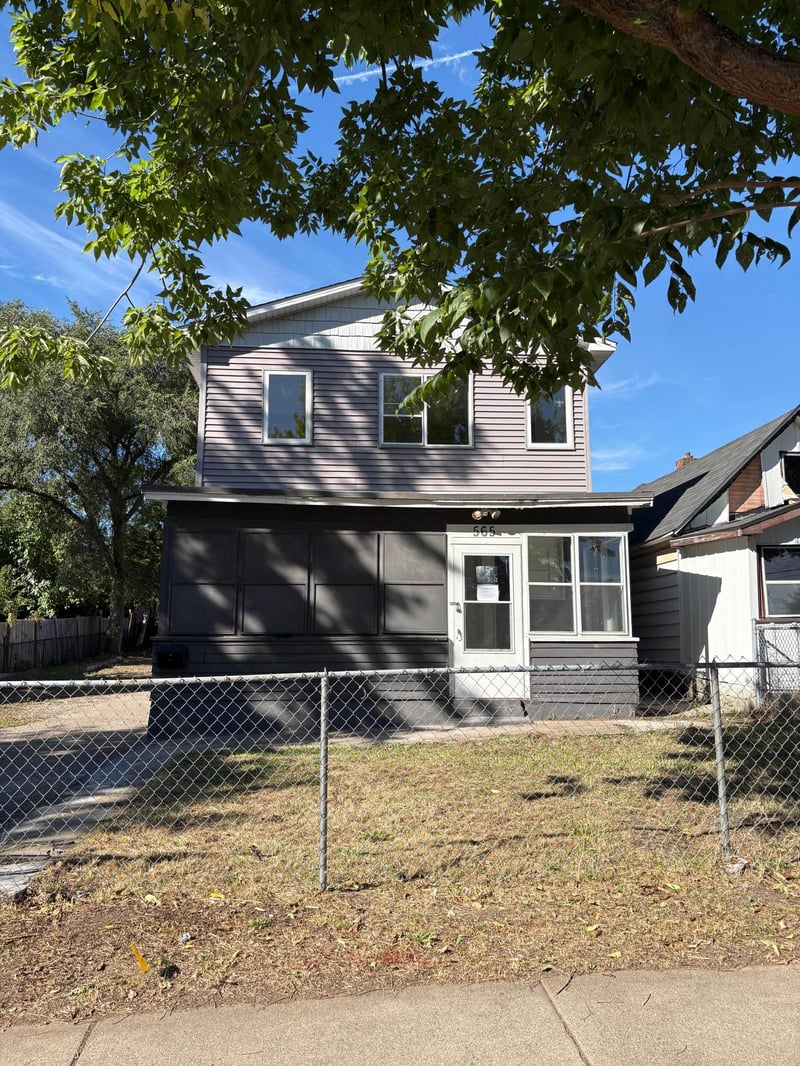 565 Hatch Ave, Saint Paul, MN 55117