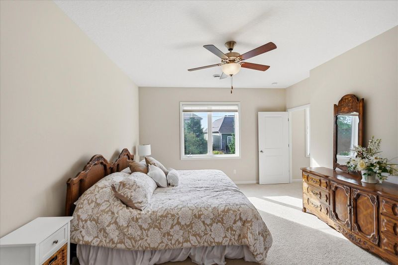 8773 Irving Blvd N, Lake Elmo, MN 55042
