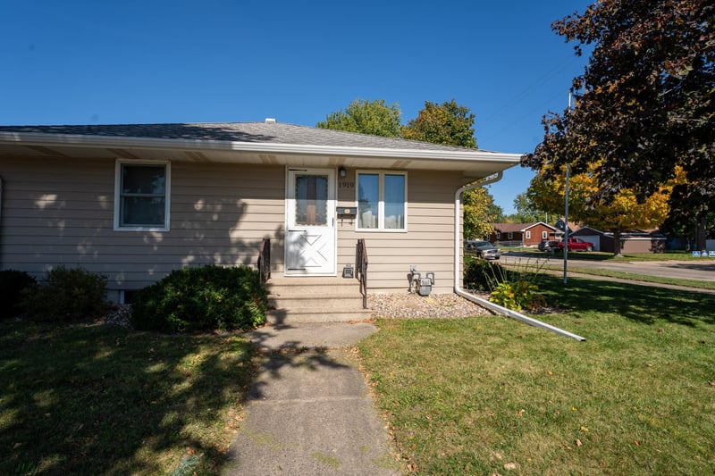 1919 5th Ave SE, Austin, MN 55912