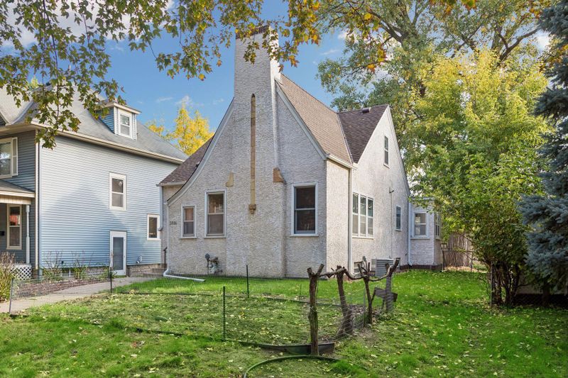2036 Iglehart Ave, Saint Paul, MN 55104