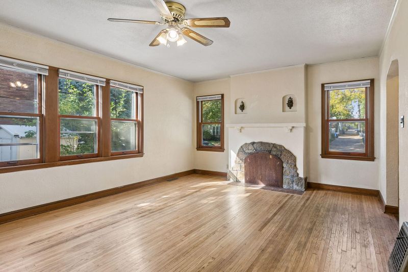 2036 Iglehart Ave, Saint Paul, MN 55104
