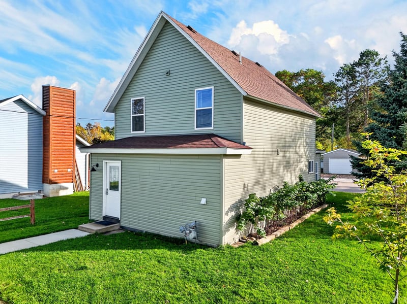 207 4th St NE, Crosby, MN 56441