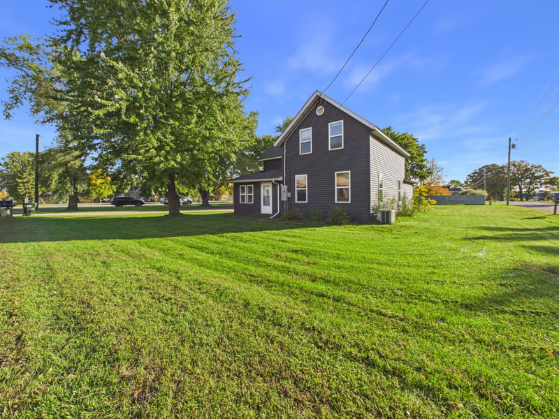 418 1st Ave SW, Melrose, MN 56352