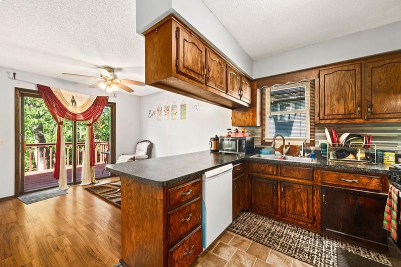 5525 Emerson Ave N, Brooklyn Center, MN 55430
