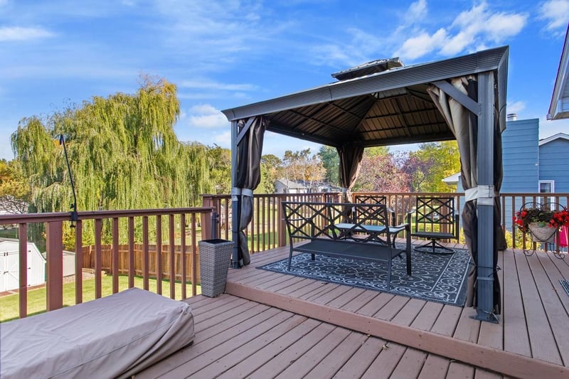 670 Conestoga Trl, Chanhassen, MN 55317
