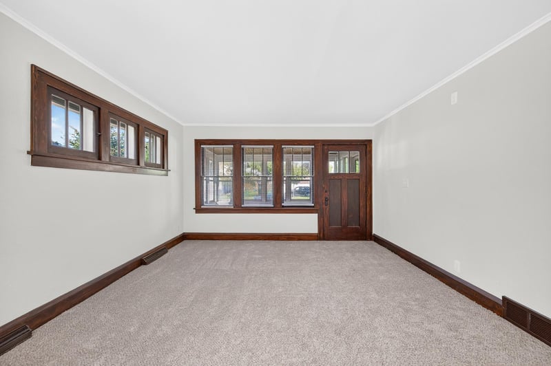 1190 Magnolia Ave E, Saint Paul, MN 55106