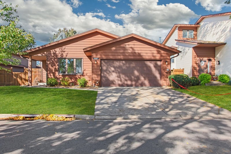 5347 Emerald Way, Apple Valley, MN 55124