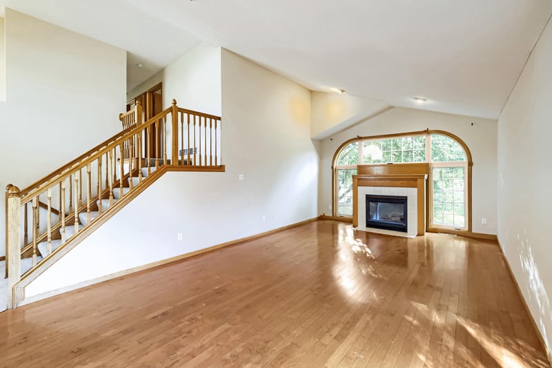 916 140th Ln NW, Andover, MN 55304