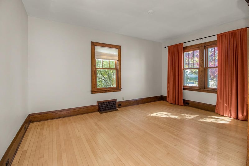 23 W 45th St, Minneapolis, MN 55419