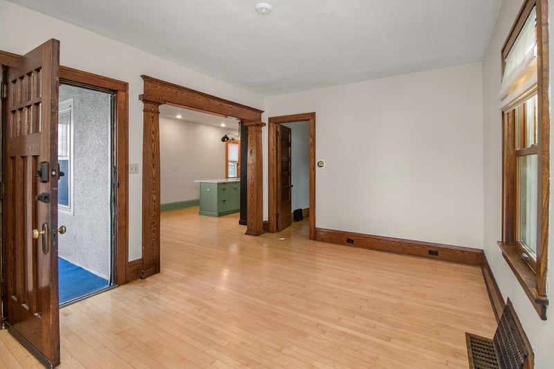 23 W 45th St, Minneapolis, MN 55419