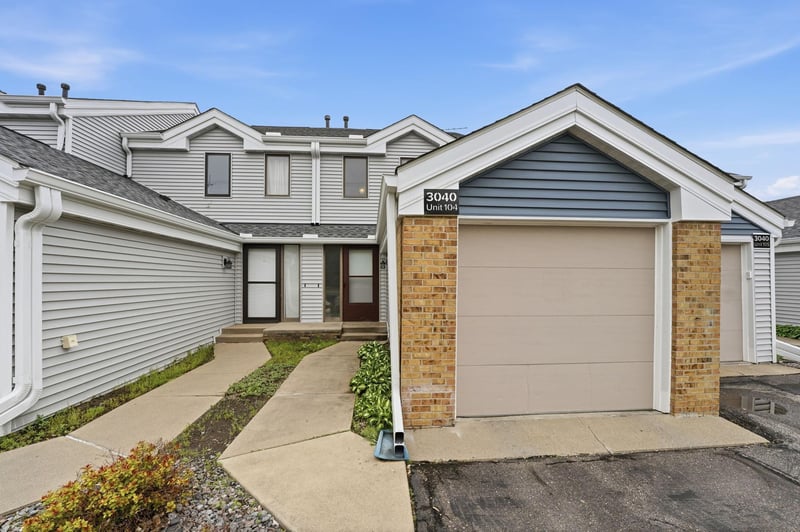 3040 Shields Dr #104, Eagan, MN 55121