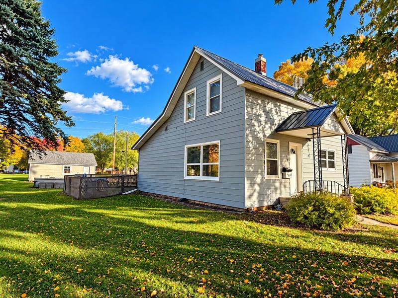 1314 Tainter St, Menomonie, WI 54751